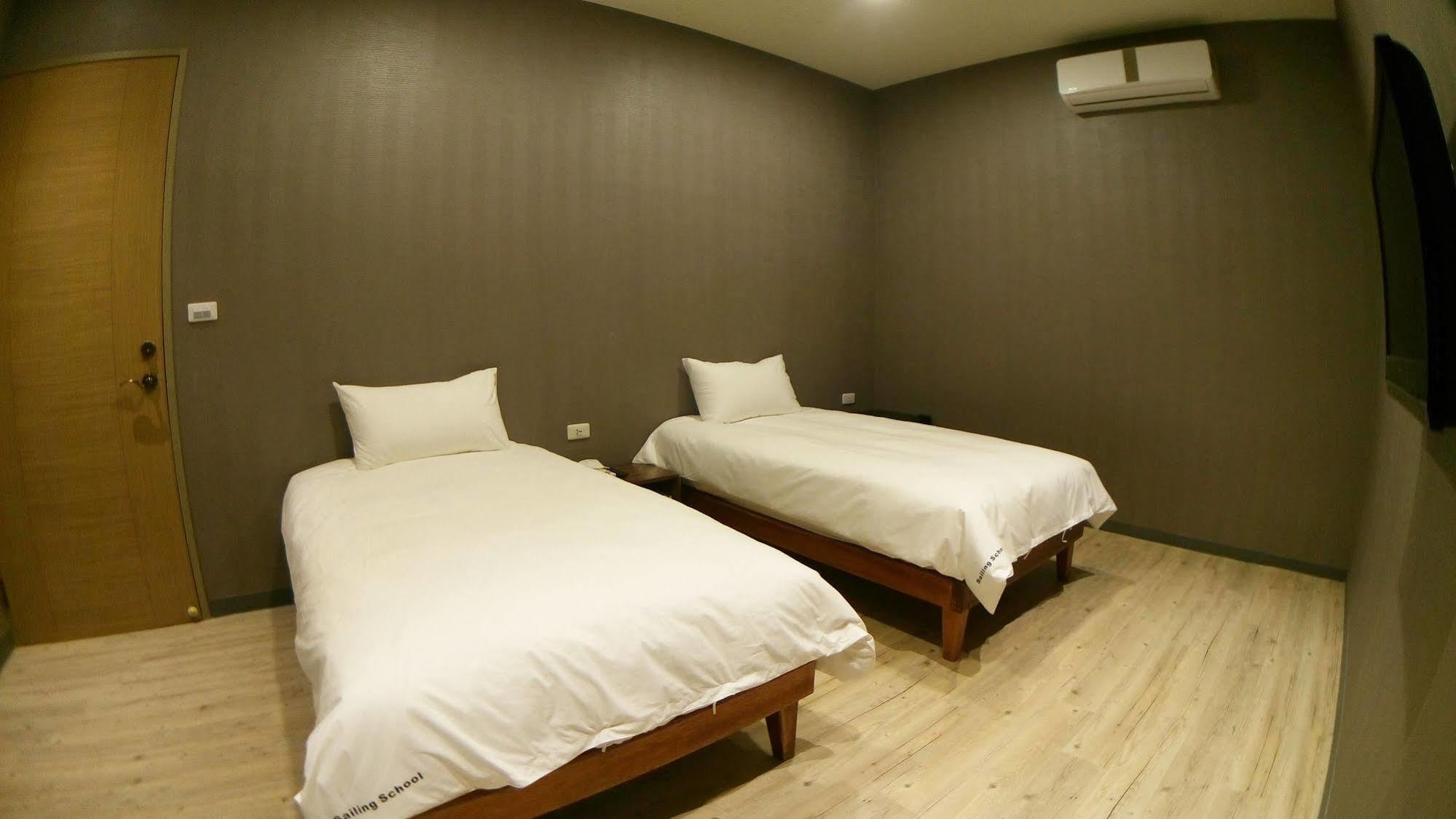 ฟัน วินด์ เซลลิง Hostel หนานวาน ภายนอก รูปภาพ